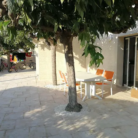 Belle Maison, En Bord De *